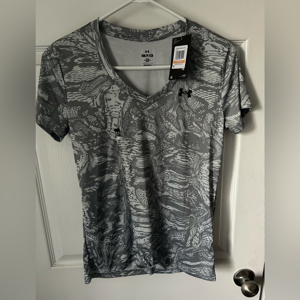 2 Under Armour Bundle NWT tshirts size Small